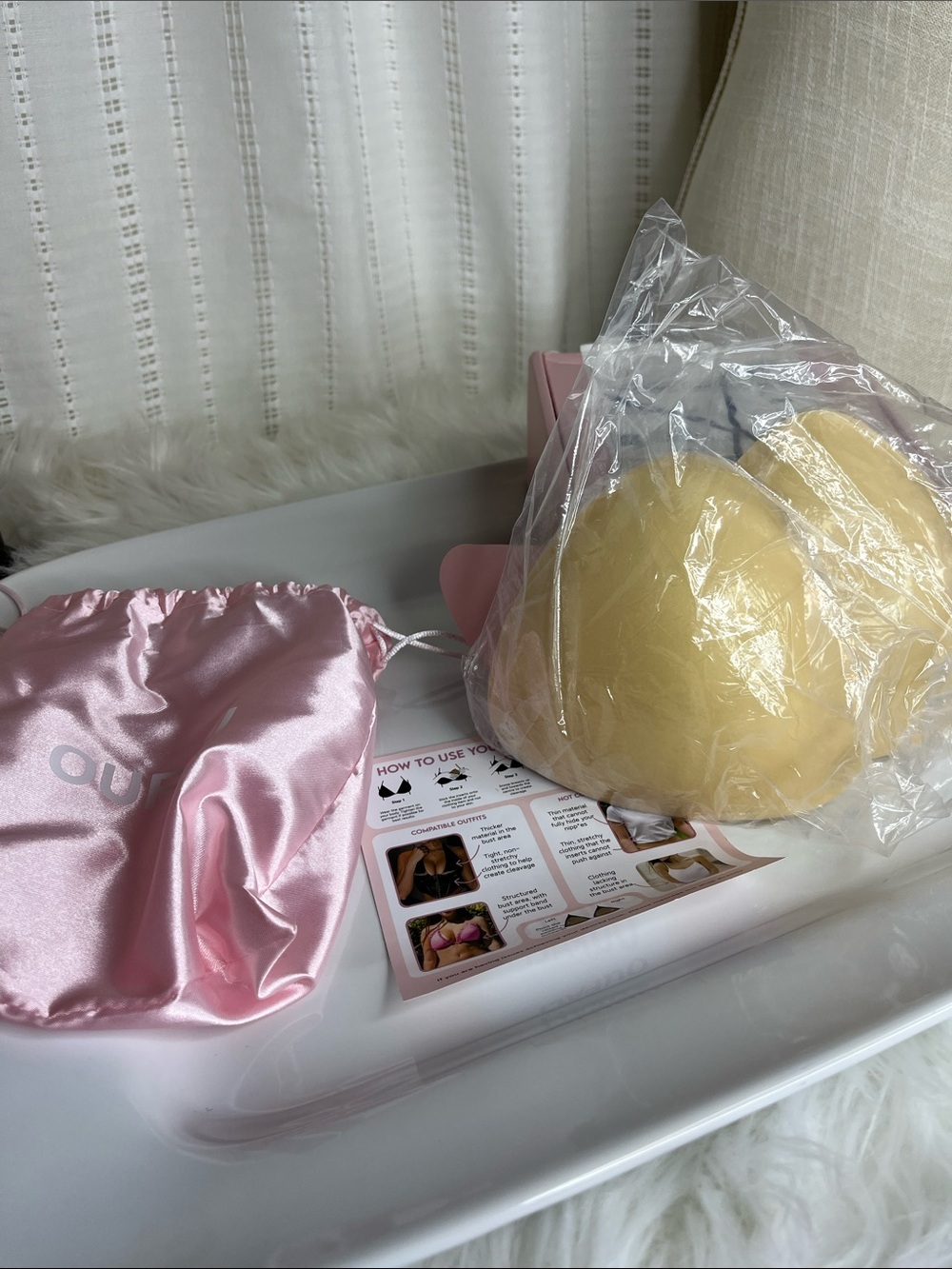 Women’s Shapewear in Soft Pink Satin Pouch - Picture 4 of 6